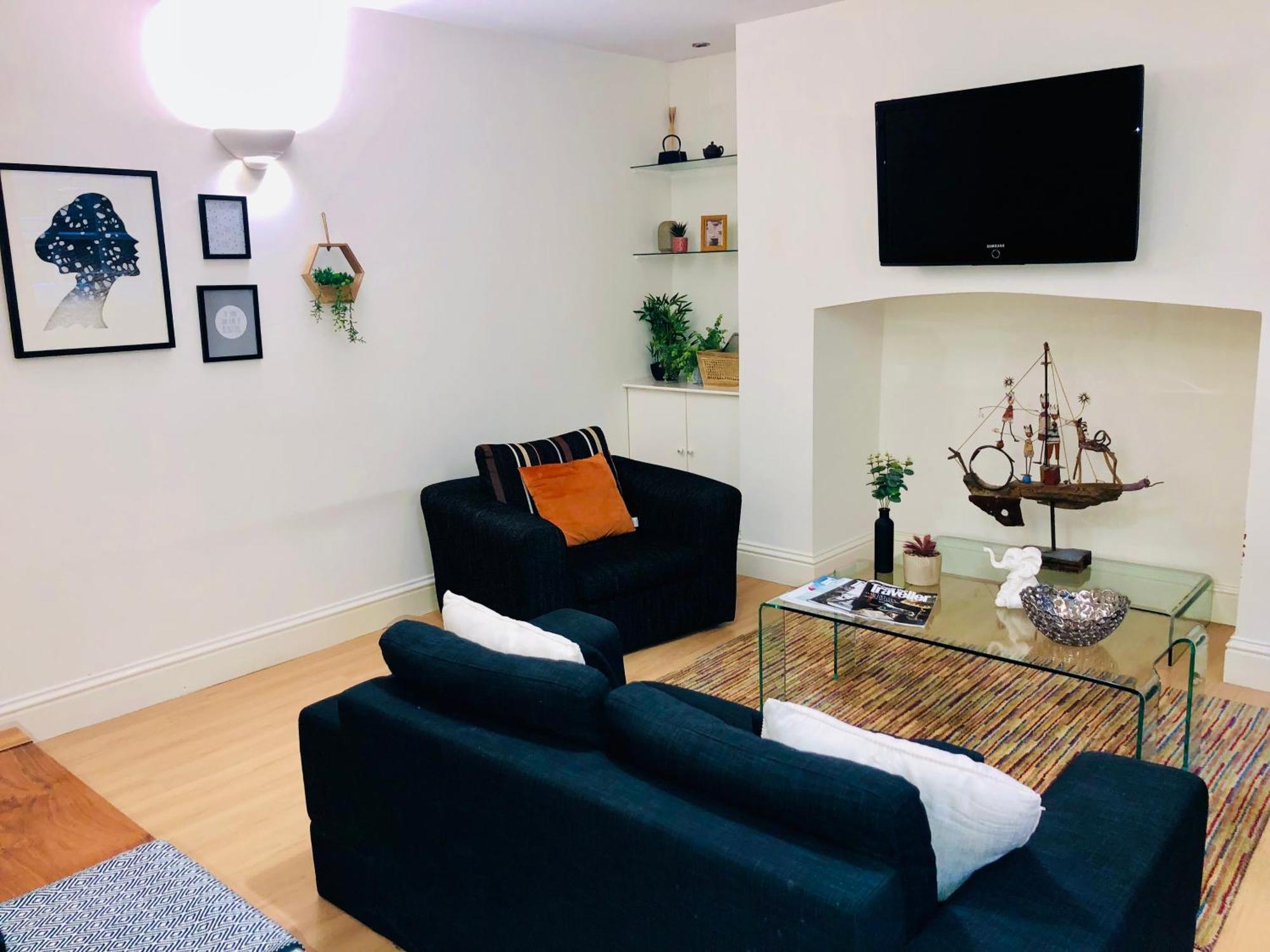 Contemporary Large Apartment In An Ideal Location Бат Экстерьер фото
